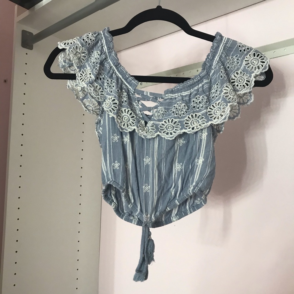 American Eagle women’s laced crop top with tie